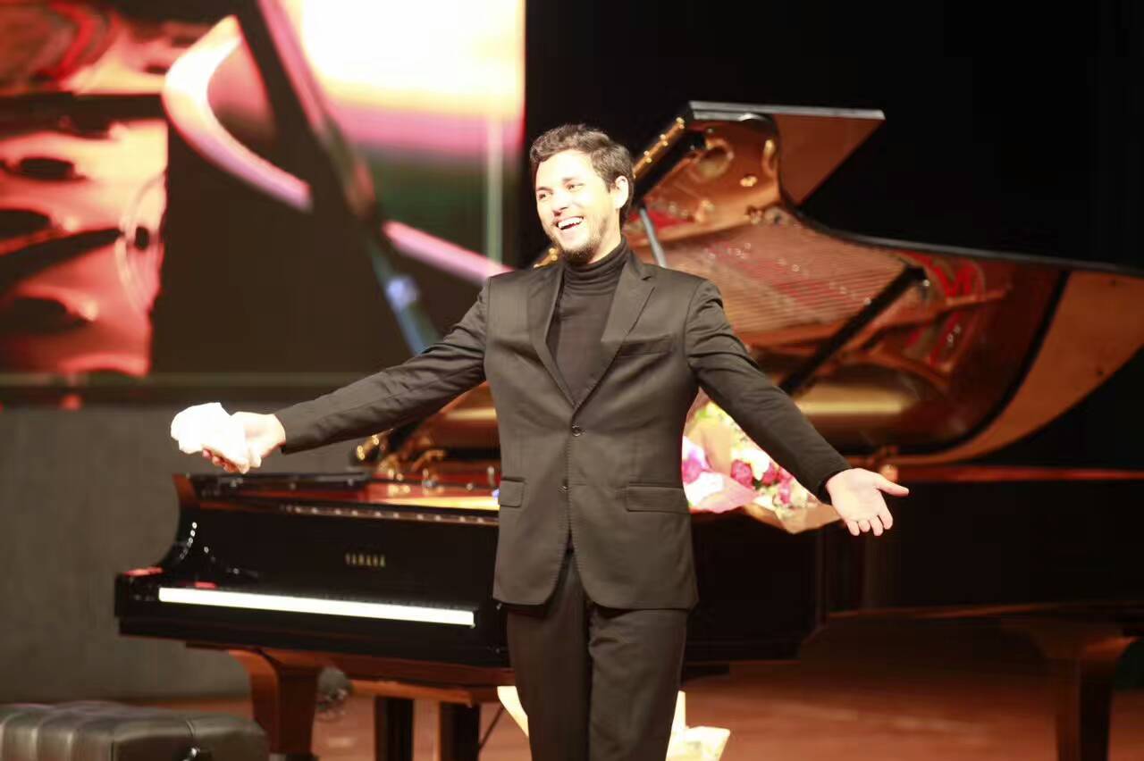С 11 по15 марта в Москве в рамках Молодежной программы Транссибирского арт-фестиваля мастер-курс проведет пианист Эдуард Кунц